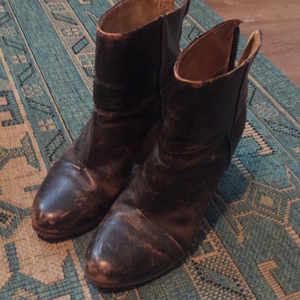 Rare distressed Rag and Bone booties!